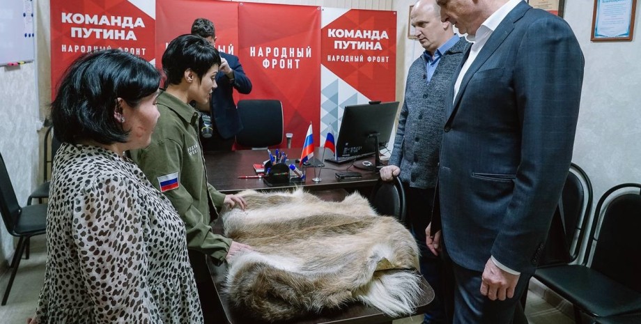 Guvernér regionu Magadan tvrdí, že kůže „skrývají vybavení a vojáky“ v oblasti M...