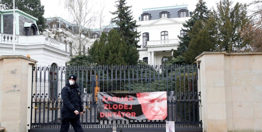 відключити світло в посольстві Росії в Чехії