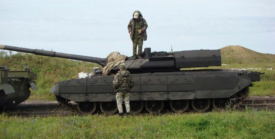 Ukrainian observers noted that one of these tanks was safely destroyed by Ukrain...