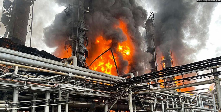 Пожар на НПЗ Пожар на НПЗ