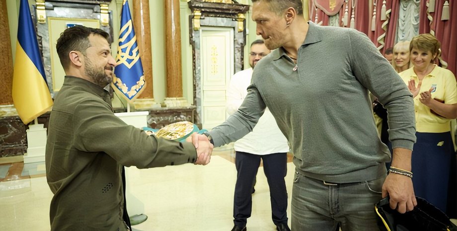 Зеленський визнав, що кожна перемога Олександра Усика заряджає українців