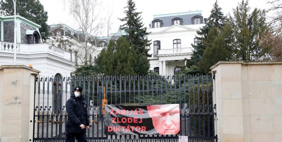 отключить свет в посольстве рф в чехии