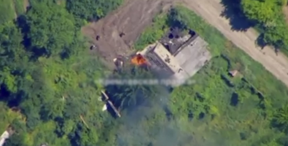 палаючий танк, російська пропаганда показує палаючий танк,