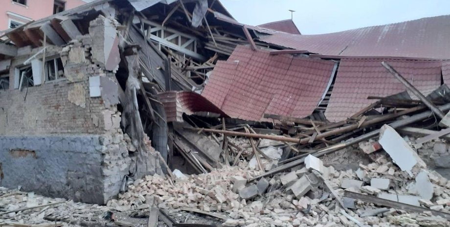 Руины СК Локомотив Киев, СК Локомотив Киев обстрел ВС РФ, СК Локомотив Киев ракеты РФ, Киев ракетный удар РФ, обстрел РФ 23 января