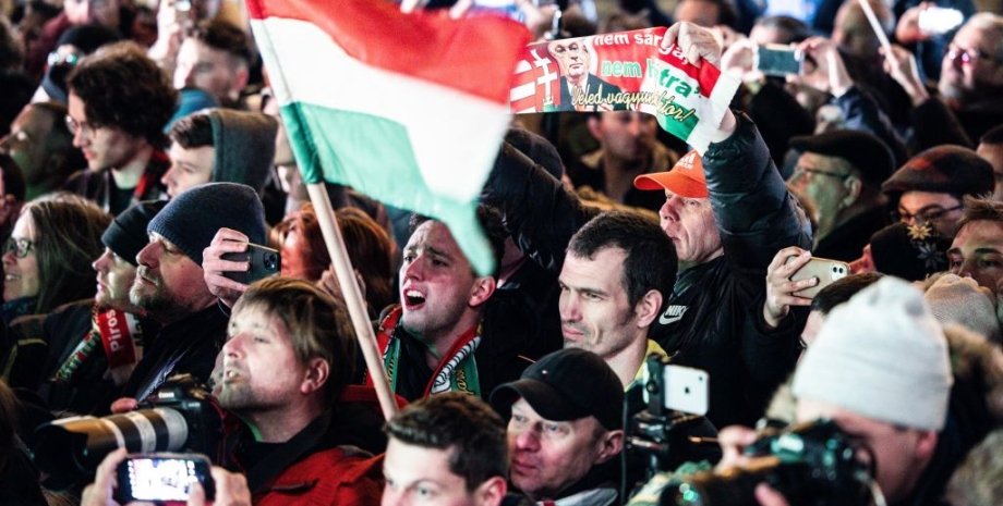 Венгры Венгры, Венгрия, флаги, фото