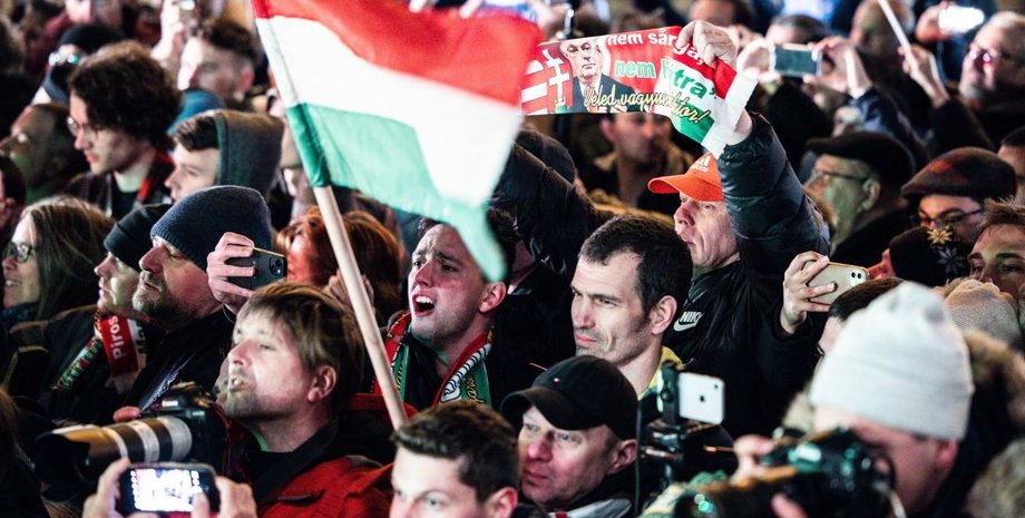 Венгры, Венгрия, флаги, фото