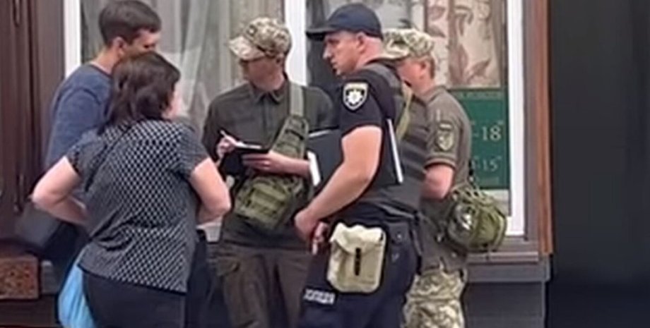 Вручення повістки, ТЦК та СП, ТЦК, військові, чоловіки