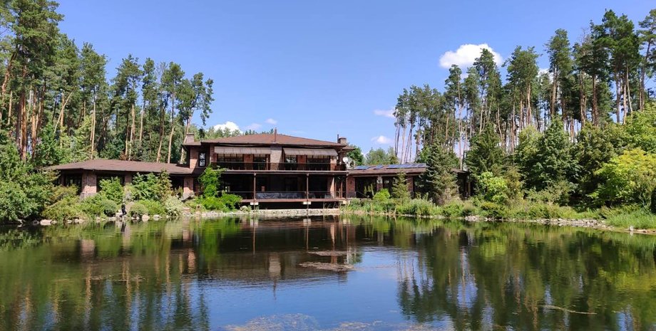 Будинок Петра Симоненка, Києв, "Комуністична партія"