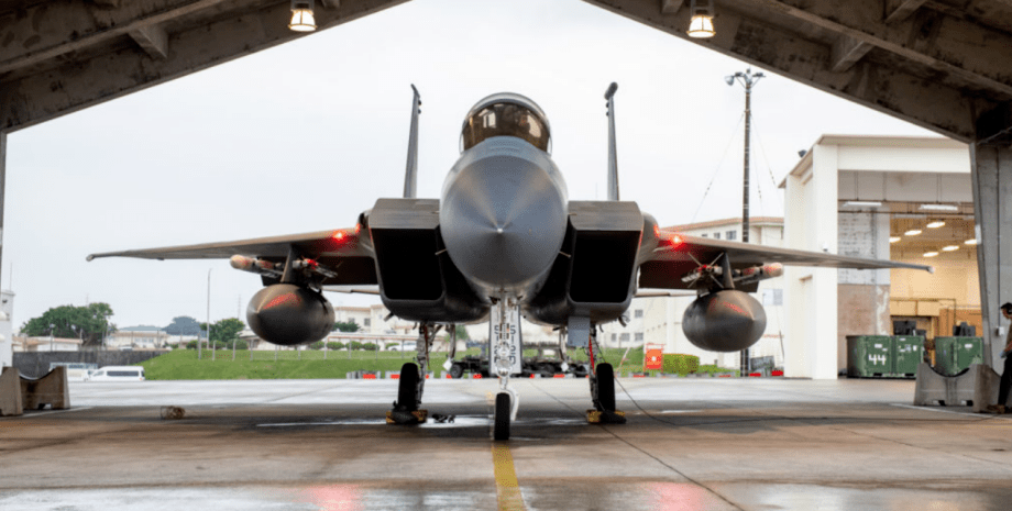 самолет авиабазы США в Японии, американский военный самолет, авиация сша, американские ввс, авиабаза сша, авиабаза кадена