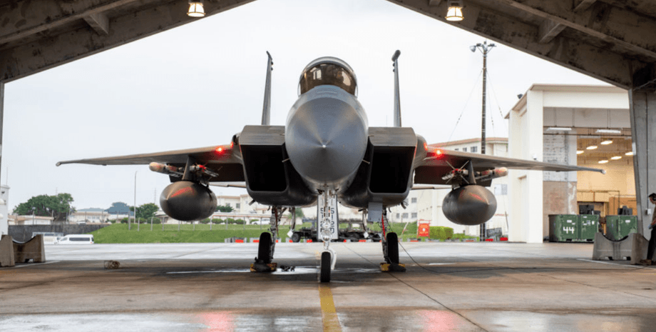 авиабазы США в Японии, американский военный самолет, авиация сша, американские ввс, авиабаза сша, авиабаза кадена