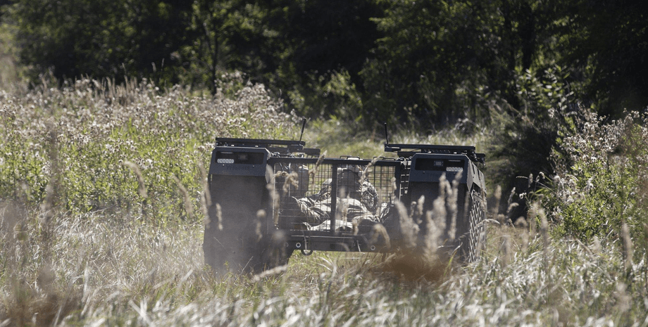 боевой робот themis