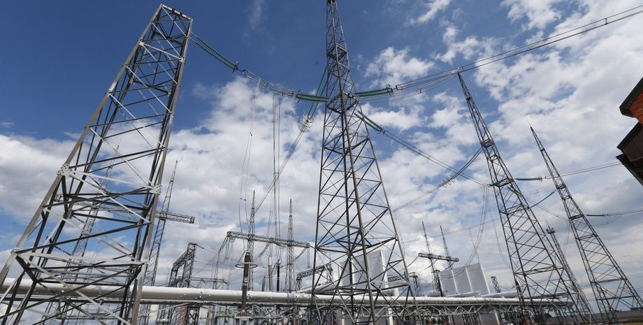 ЗС РФ уперше вдарили по найбільшій підстанції Європи: експерт розповів про наслідки (відео)