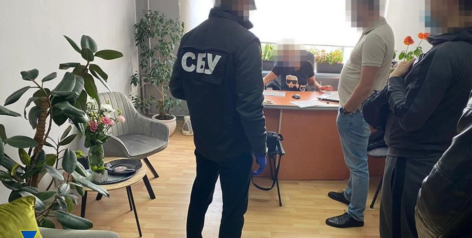 СБУ ликвидировала три схемы по подделке COVID-сертификатов и ПЦР-тестов
