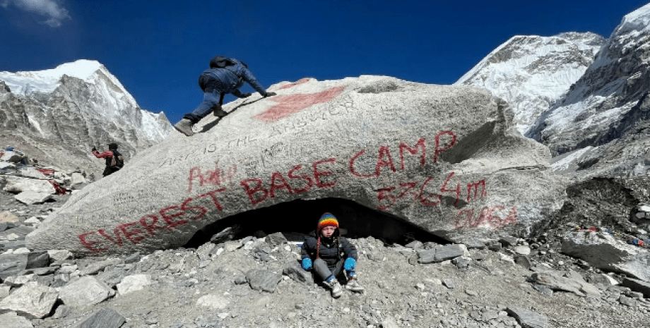 Картер Даллас покорил точку на высоте более 5 300 метров на спине своего отца Росса