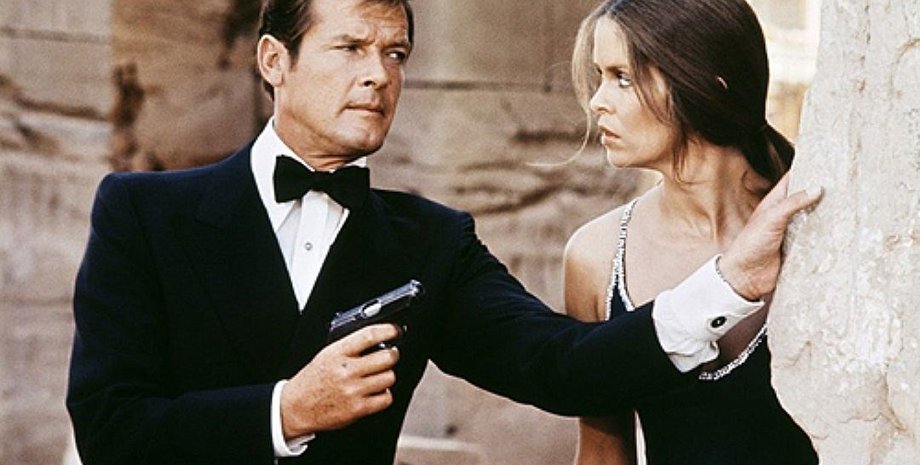 Роджер Мур в роли Джеймса Бонда / Фото из открытых источников