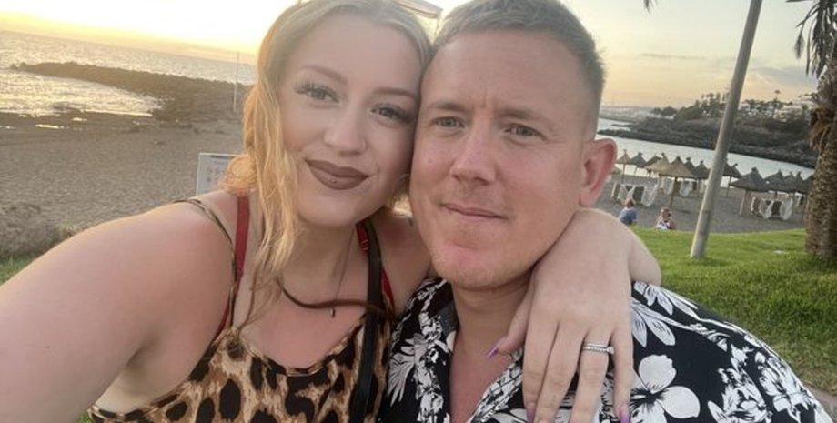 Муж и жена, семейная пара, список желаний мужа, вдова, путешествие, покойный муж