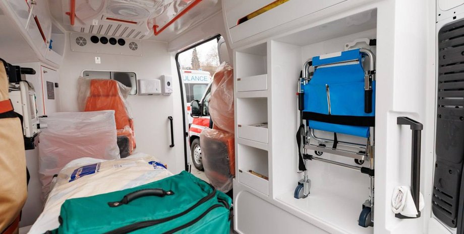 скорая, превышение скорости, реанимобиль, автобус, эвакуация раненых, война в Украине, штраф