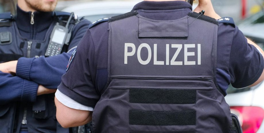 Працівники поліції Німеччини у службовій формі