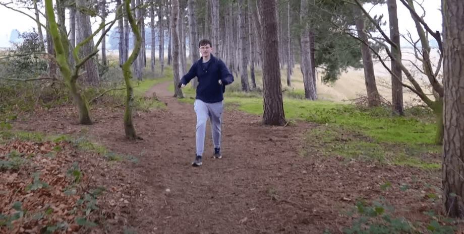 Чоловік зробив 100 тисяч кроків за день, ходьба, спортивна ходьба, здоров'я, зайва вага, новий експеримент, 250 тисяч кроків на тиждень