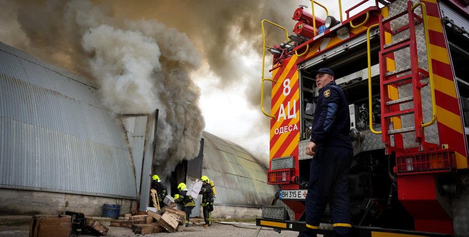 Сотрудники ГСЧС