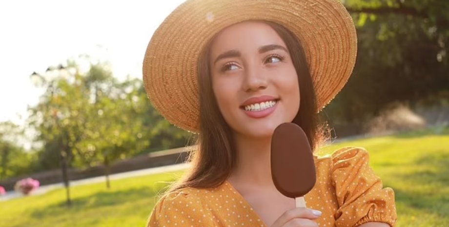 шоколадное мороженое, девушка, лето