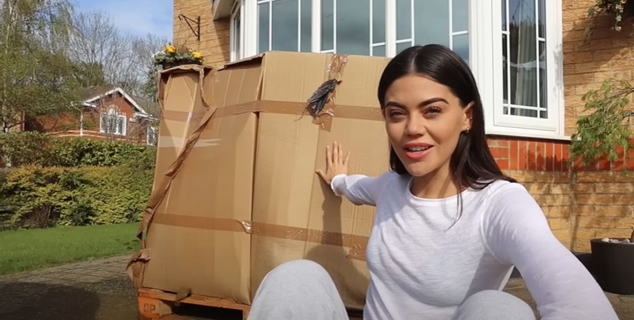 Интересные вещи на распродаже, секонд-хенд, находки, тайные посылки, аукционы, Великобритания, курьезы, видео