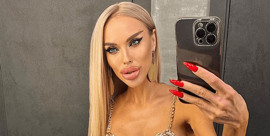 Алина Андриевская, смартфон