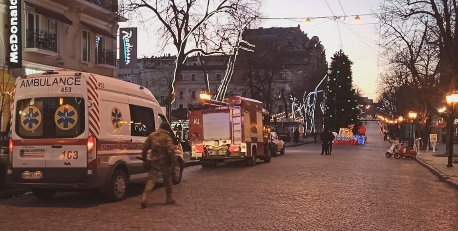 ищут взрывчатку, минирование