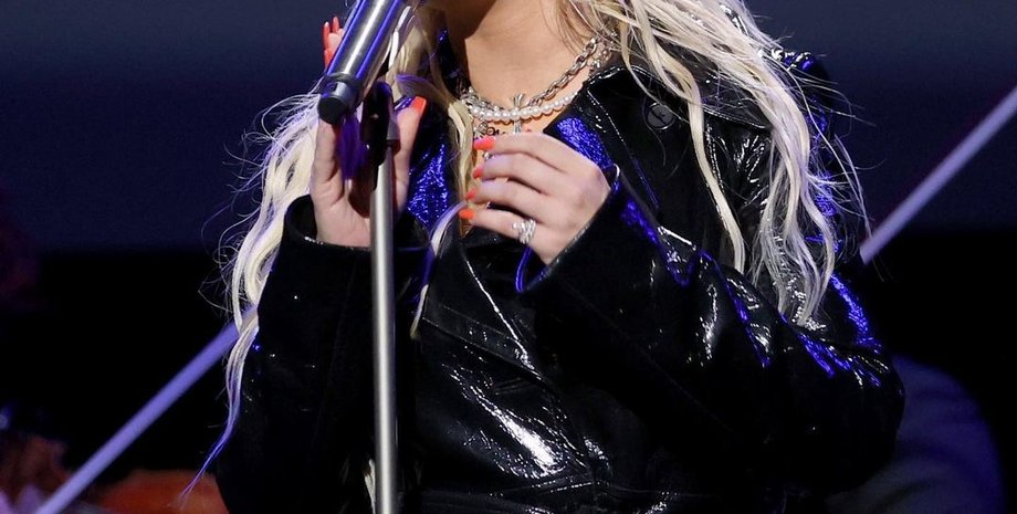 Кристина Агилера, змеиный принт, певица, модный образ