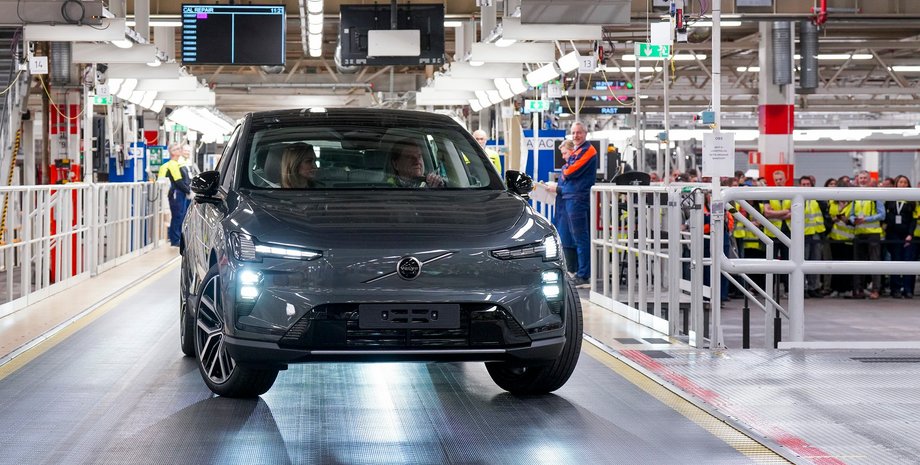 новый Volvo EX60