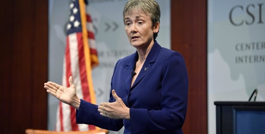 Министр военно-воздушных сил США Хизер Уилсон/Фото с сайта Корреспондент