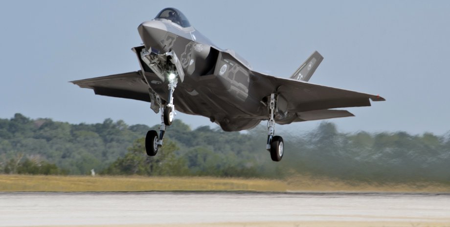 Истребитель F-35 / Фото: air-attack.com/