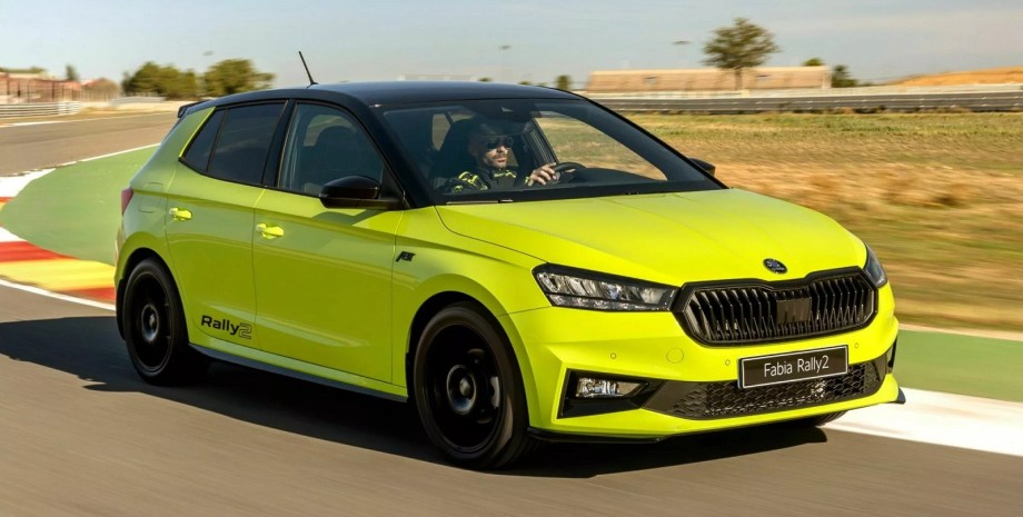 The new Skoda Fabia Rally2 is equipped with a 190-horsepower turbo engine and re...