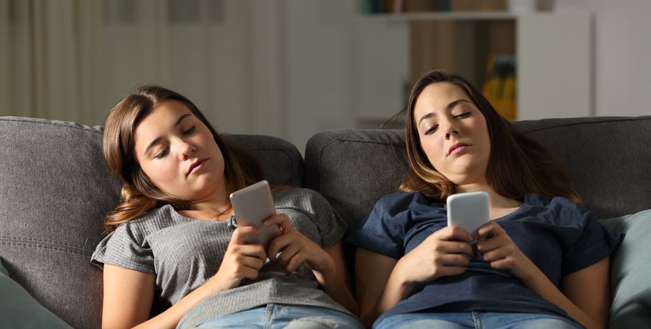 смартфоны, телефоны, девушки