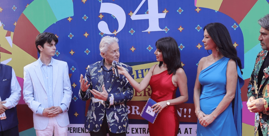 Кэтрин Зета-Джонс и Майкл Дуглас, жена майкла дугласа, отдых с детьми, кэрис дуглас, дилан дуглас