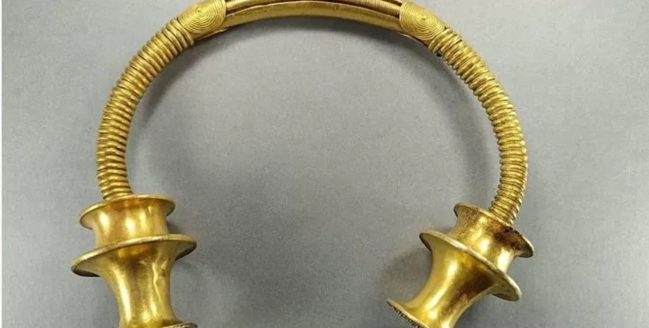 Железный век, Астурия, Открытие Торка, Древние ювелирные изделия, Археологическая находка, История железного века, Испанская археология, Украшения знати, Доримские общины, Золотые ожерелья