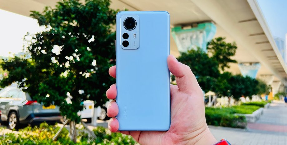 Xiaomi 12 Pro смартфон