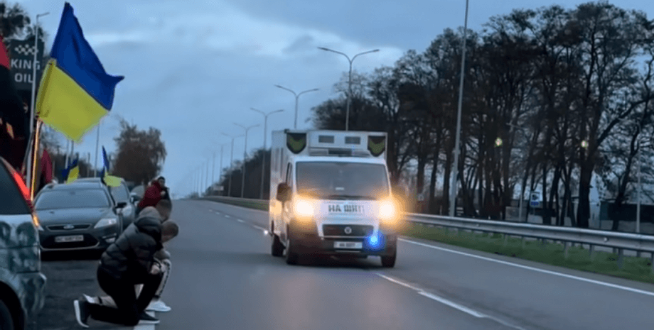 на щите, автомобиль, павшие