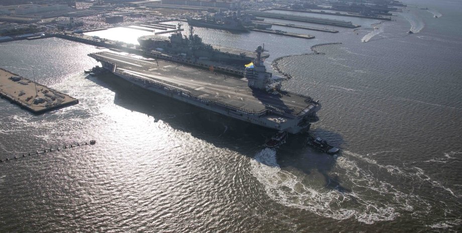 авианосец USS Gerald R. Форд