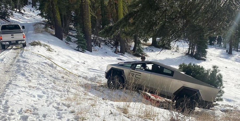 пикап тесла застрял, Tesla Cybertruck, пикап Tesla Cybertruck, электромобиль Tesla