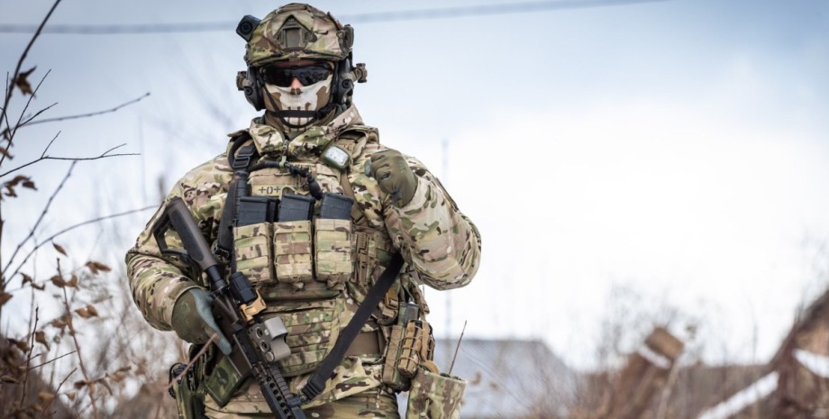 Боец ГУР "Фантом" Боец ГУР "Фантом"