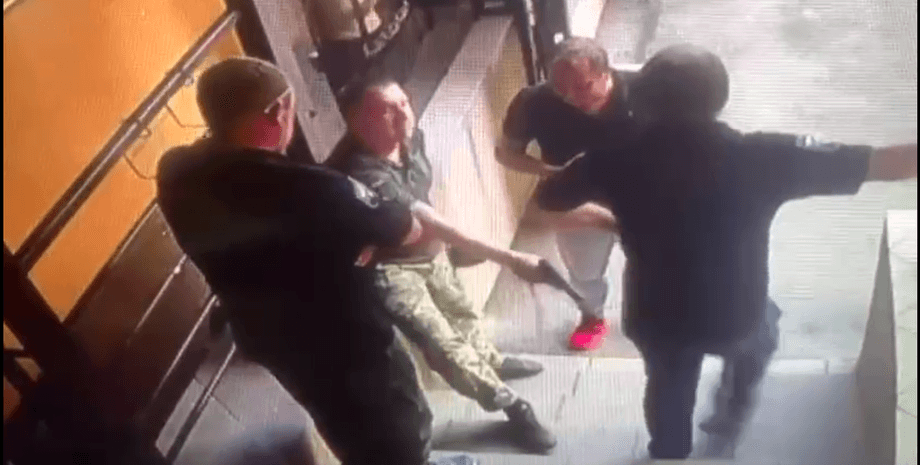 Стрілянина Київ Генштаб п'яний чиновник ЗСУ інцидент ЖК Міноборони