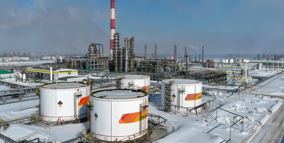 Российская нефть, резервуары, фото