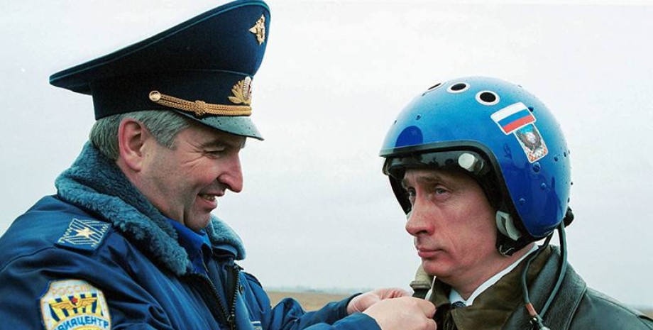 Kharchevsky, de 74 años, es el fundador de los Halcones de los Halcones de Rusia...