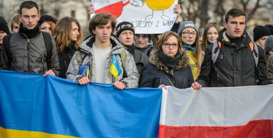 Митинг в Польше Польша, митинг, Украина, поддержка, поляки, опрос