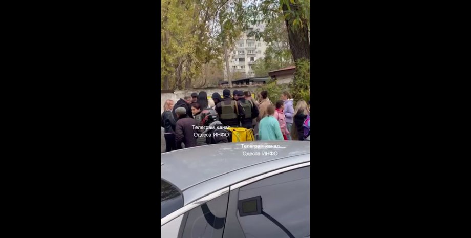 новини одеса, мобілізація в одесі, військоми затягли чоловіка в бус