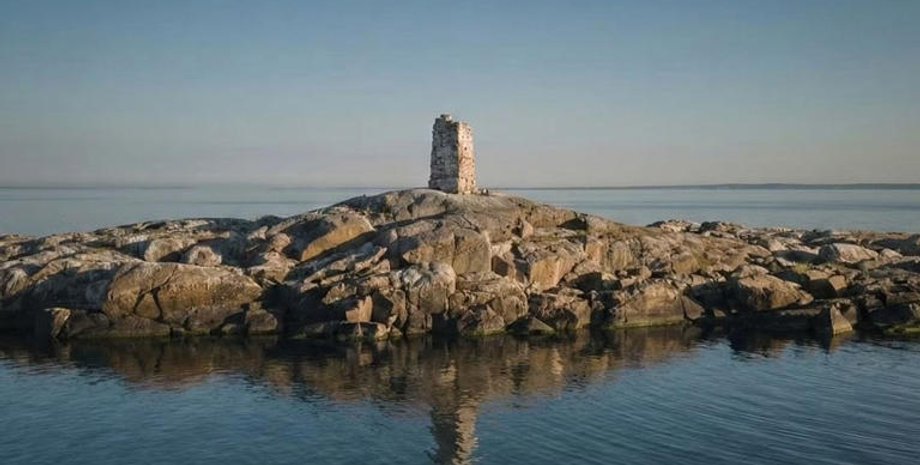 Студентка виграла цілий острів у країні Європи, однак є один незвичний нюанс (фото)