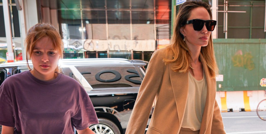 Анджелина Джоли с дочерью Вивьен Анджелина Джоли с дочерью Вивьен