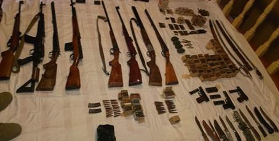 Арсенал оружия задержанного / Фото пресс-службы СБУ