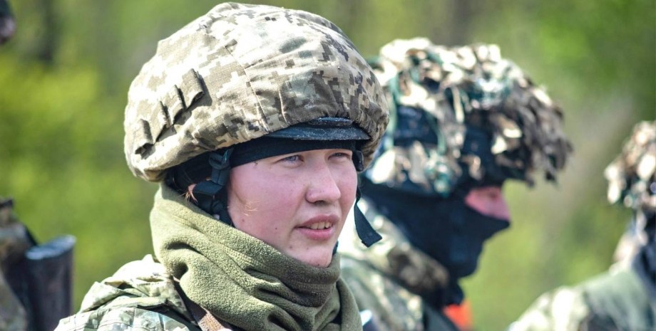 Incluso las mujeres que ya están en el registro militar durante la ley marcial s...
